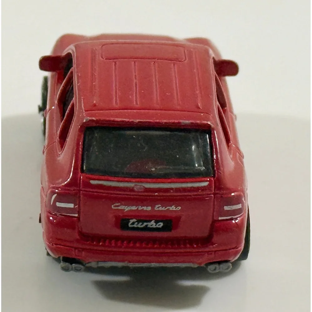 Matchbox Porsche Cayenne Turbo Kids 1/64 Red Die-Cast SUV Toy Car